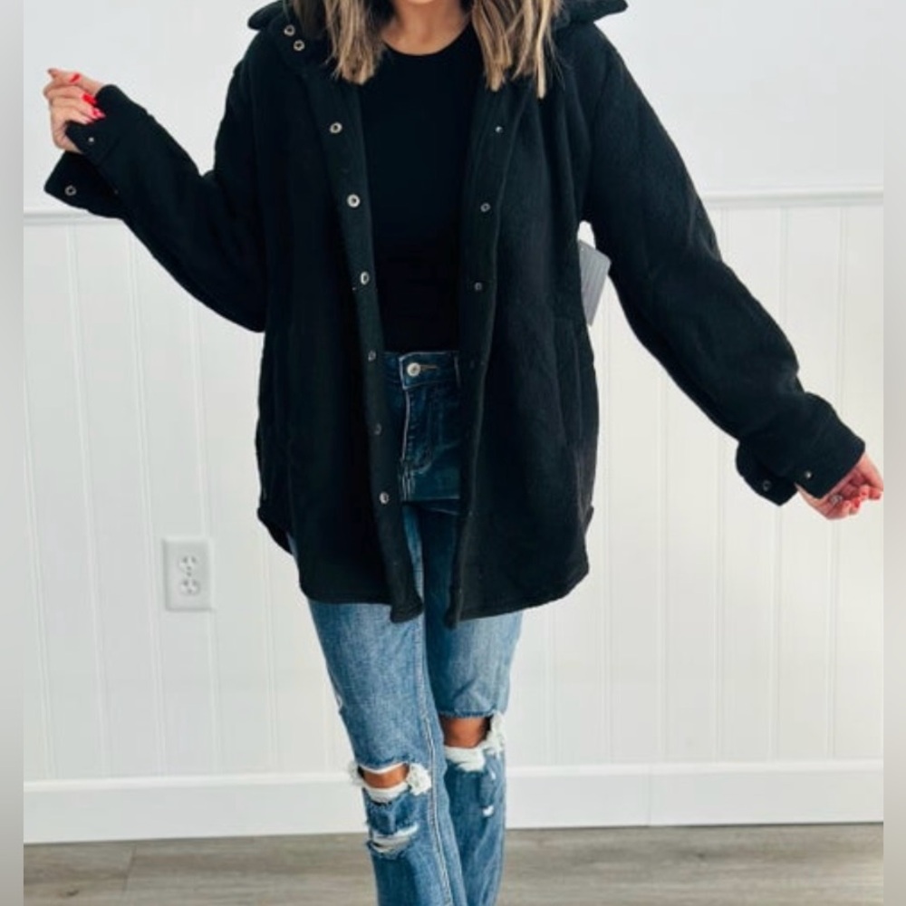 Black Button Down Shacket Coat Size Small Brand: Grace & Emma